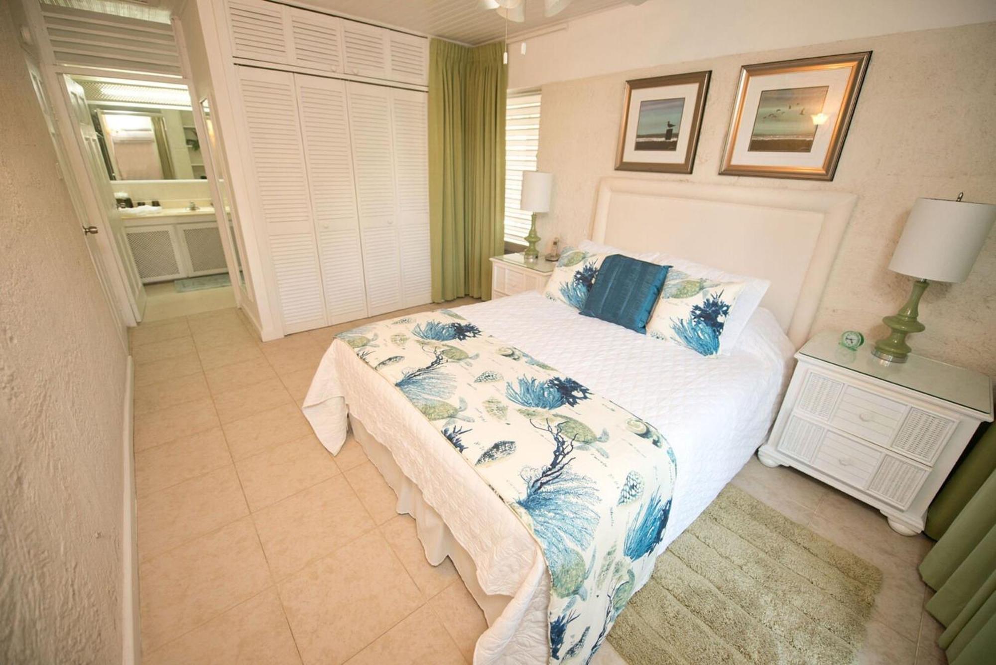 Bora Bora By Blue Sky Luxury Apartment Paynes Bay Room photo