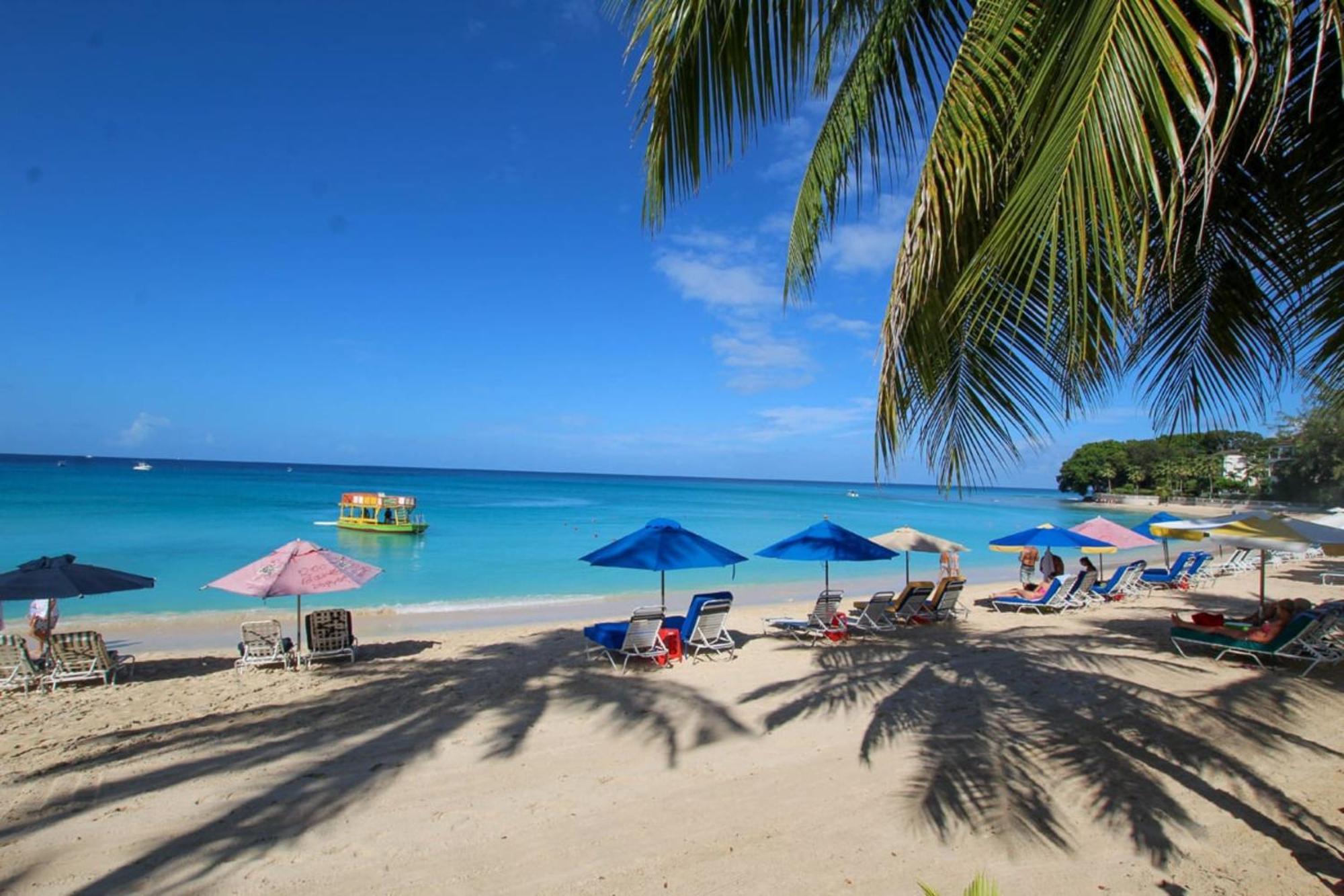 Bora Bora By Blue Sky Luxury Apartment Paynes Bay Room photo